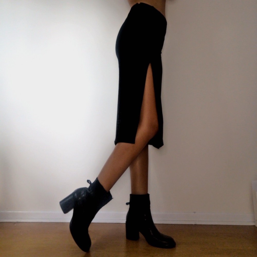 Black leather booties / ankle boots